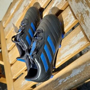 Adidas kids cleats size 10